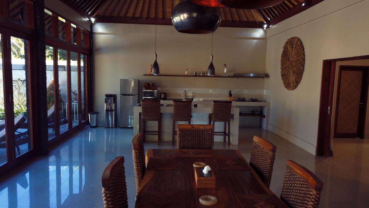Gili Palms Villas Джили Трауанган Екстериор снимка
