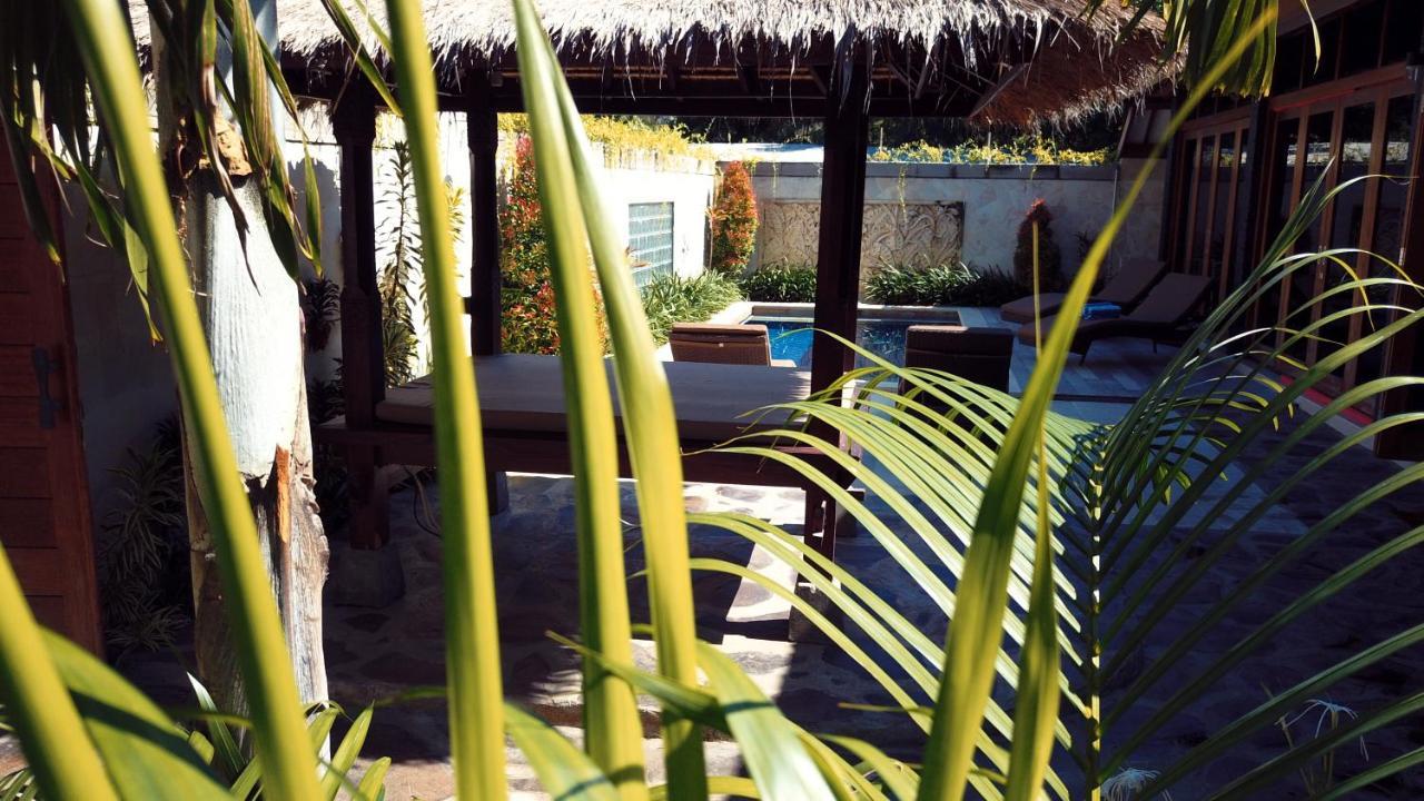 Gili Palms Villas Джили Трауанган Екстериор снимка