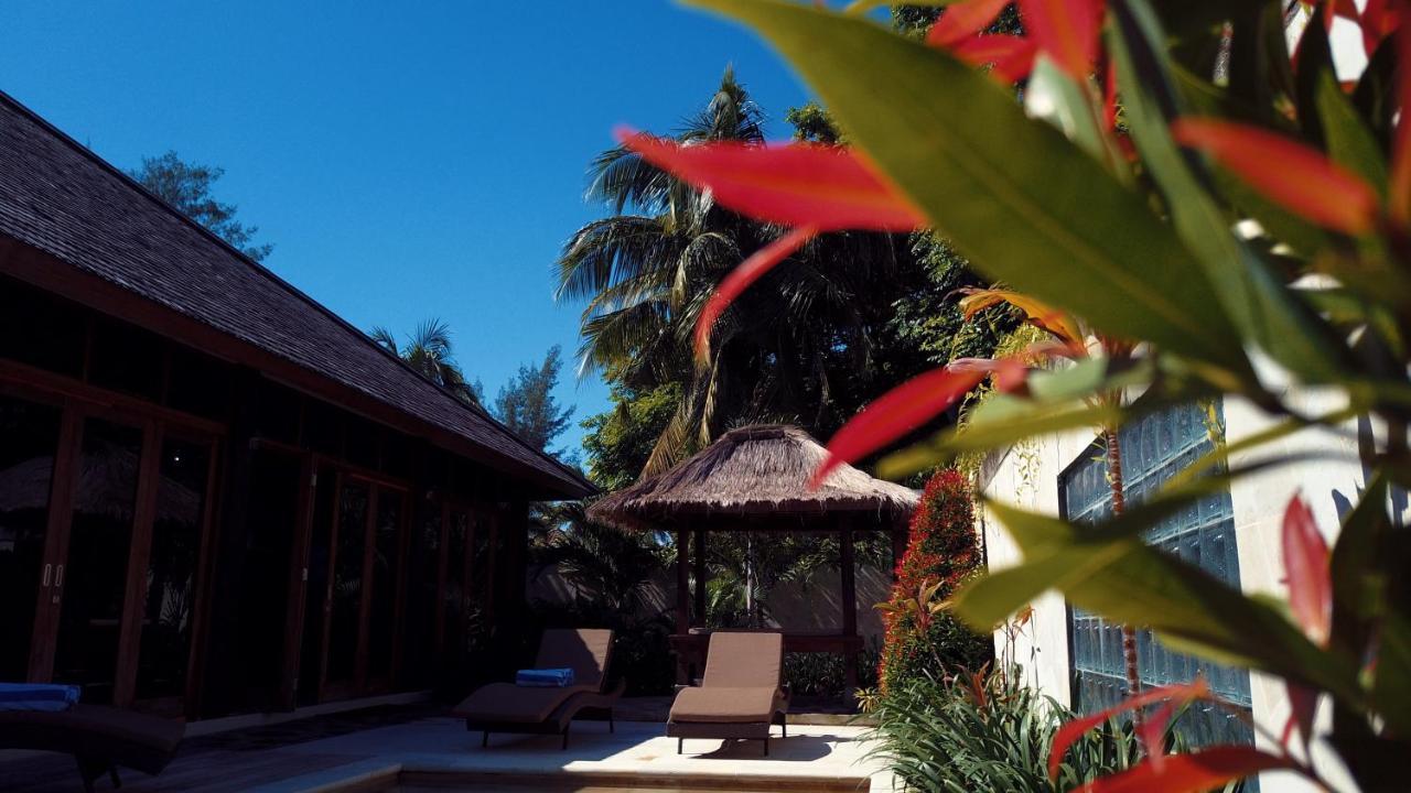 Gili Palms Villas Джили Трауанган Екстериор снимка