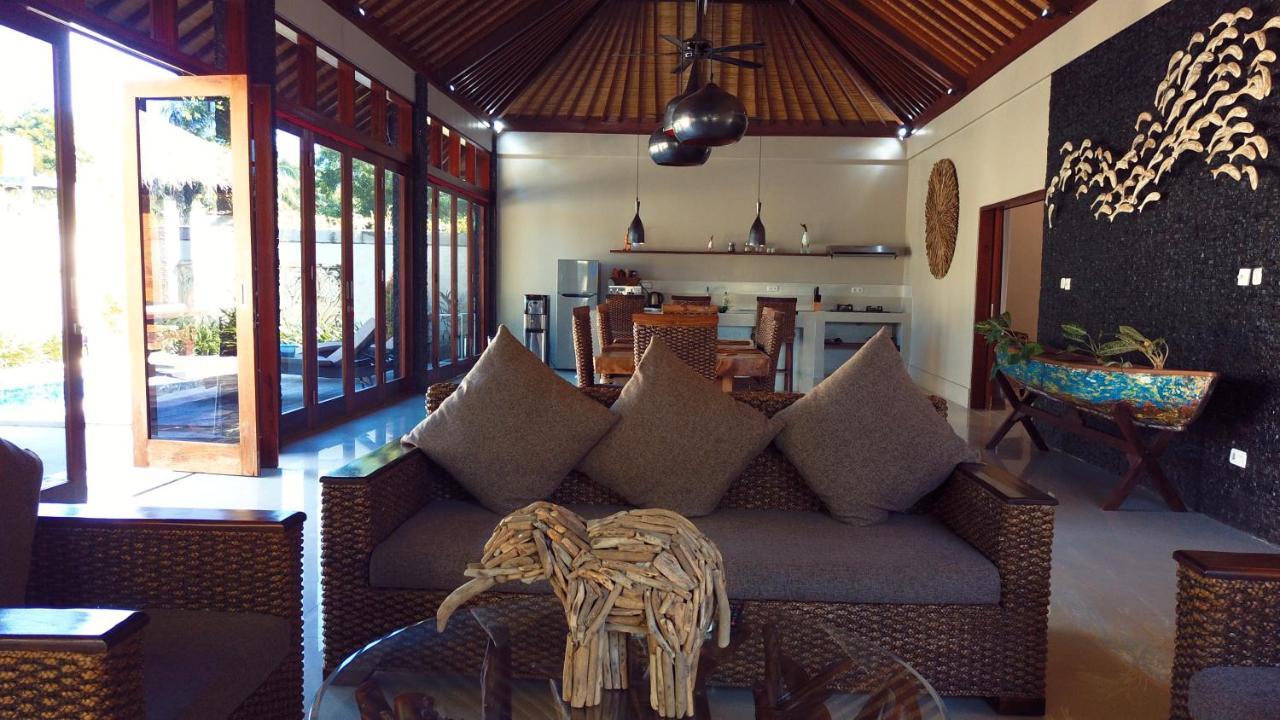Gili Palms Villas Джили Трауанган Екстериор снимка