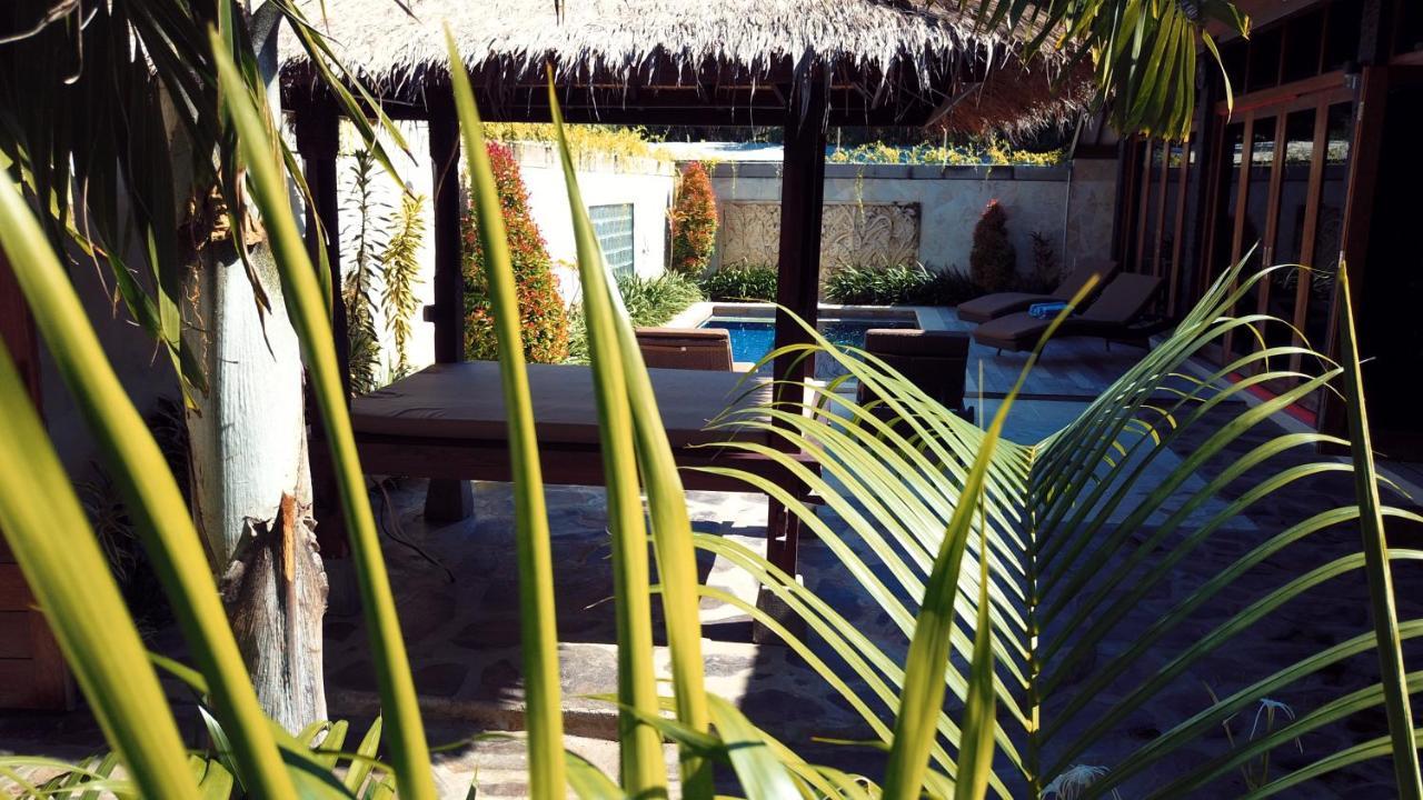 Gili Palms Villas Джили Трауанган Екстериор снимка