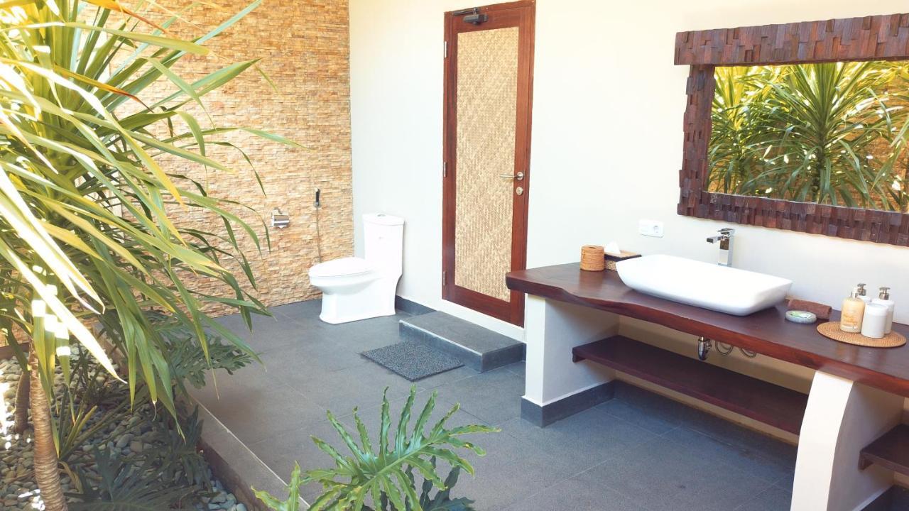 Gili Palms Villas Джили Трауанган Екстериор снимка
