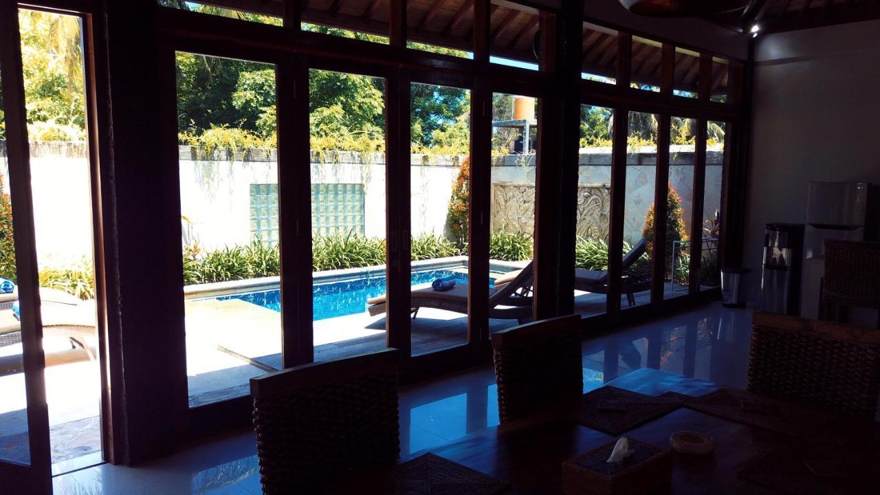 Gili Palms Villas Джили Трауанган Екстериор снимка